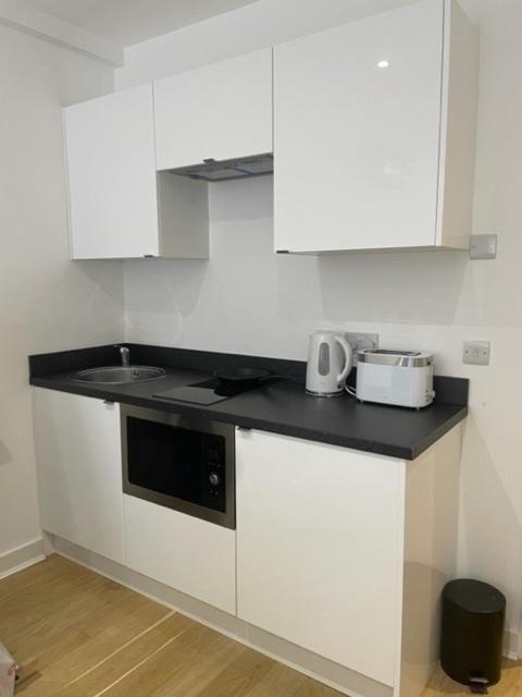 2A Soho Studios By Indigo Flats Sleeps 4 London Bagian luar foto