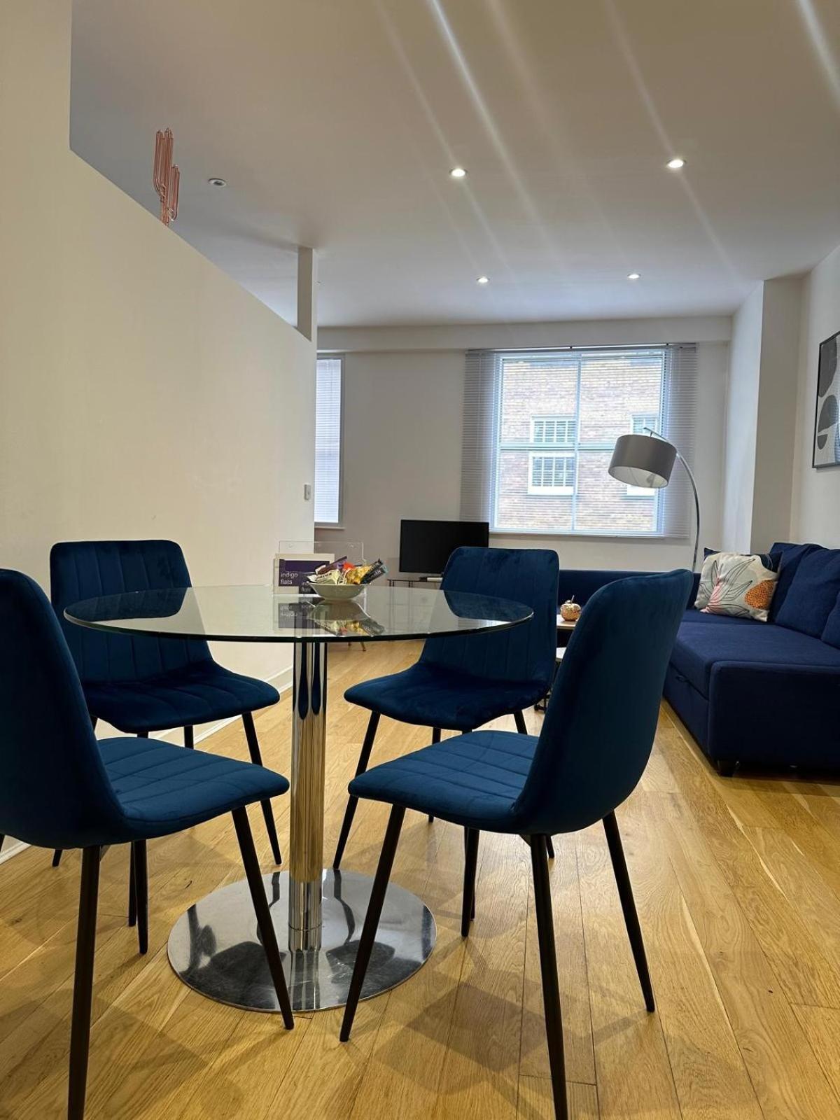 2A Soho Studios By Indigo Flats Sleeps 4 London Bagian luar foto